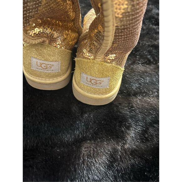 UGG Classic Short Boots GOLD Sequin Sparkle US 8 UGGS With Sheepskin Lining - Picture 4 of 5